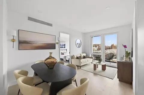 28-08 21st St #2-A, Astoria, NY 11102