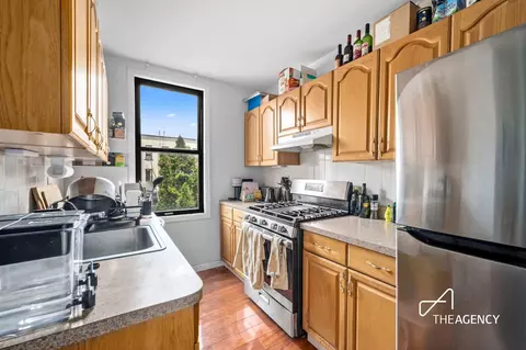 Kitchen - 177 Java St, Brooklyn, NY 11222 photo 1 of 2