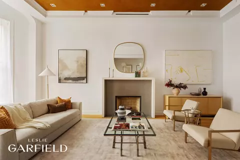 33 W 71st St, New York, NY 10023