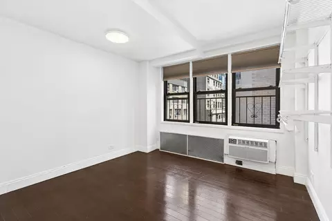 141 E 55th St #10A, New York, NY 10022