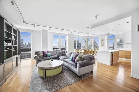 555 W 59th St #32B, New York, NY 10019