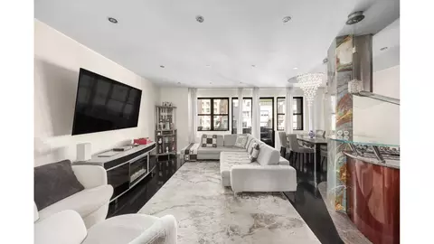 58 W 58th St #9A, New York, NY 10019