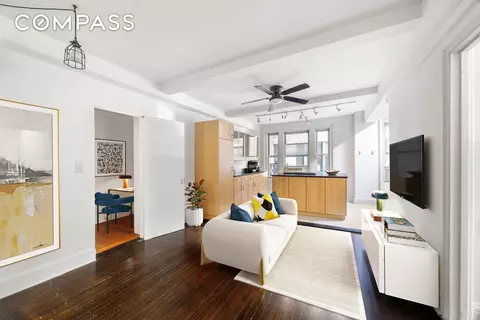 325 W 45th St #205, New York, NY 10036