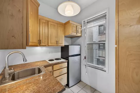 25 W 64th St #4D, New York, NY 10023
