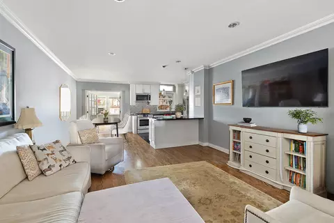 32 Reeve Pl #TWNHSE, Brooklyn, NY 11218