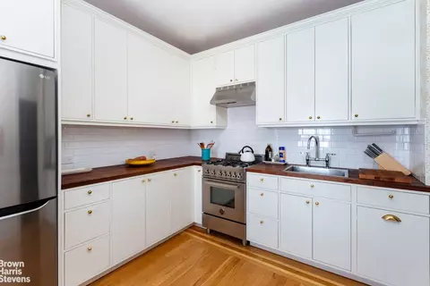 35-28 80th St #22, Jackson Heights, NY 11372