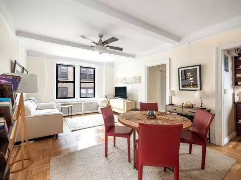 28 W 69th St #8B, New York, NY 10023