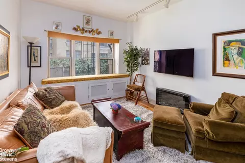 179 E 78th St #2B, New York, NY 10075