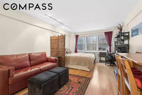 321 E 45th St #9F, New York, NY 10017