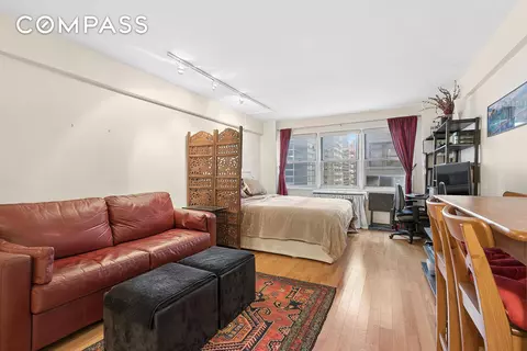 321 E 45th St #9F, New York, NY 10017