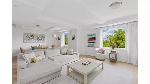 160 Central Park S #401, New York, NY 10019