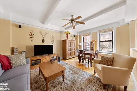 170 W 81st St #4D, New York, NY 10024