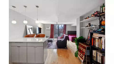 215 E 24th St #820, New York, NY 10010