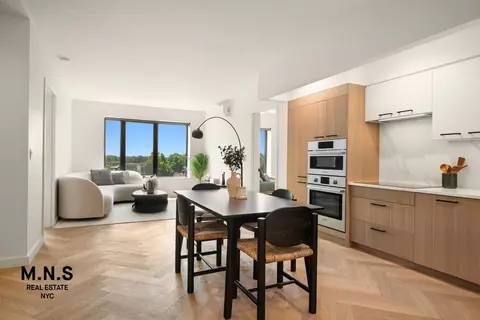 22-54 46th St #504, Astoria, NY 11105