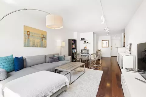 200 E 27th St #5-B, New York, NY 10016