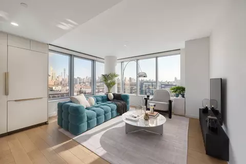3 Court Sq #902, New York City, NY 11101