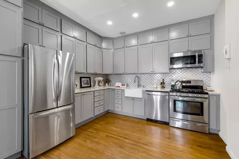 425 E 78th St #5D, New York, NY 10075