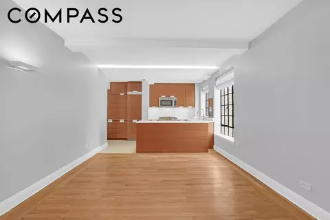 333 E 43rd St #705, New York, NY 10017