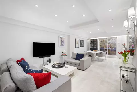 108 E 66th St #1C, New York, NY 10065