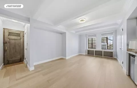 320 E 42nd St #2117, New York, NY 10017