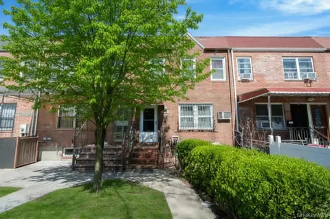 148-07 61st Rd, Flushing, NY 11367