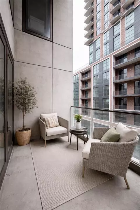 Exterior - 98 Front St #6-E, Brooklyn, NY 11201 photo 1 of 3