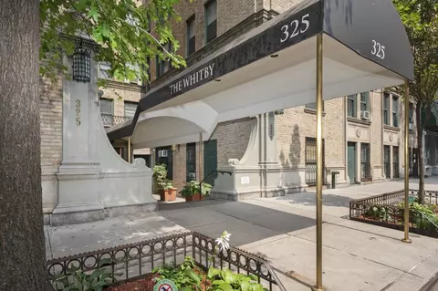 325 W 45th St #403, New York, NY 10036