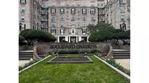 55-01 31st Ave #1D, Woodside, NY 11377