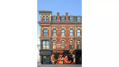 2 Bleecker St, New York, NY 10012