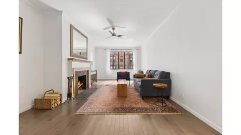 333 E 41st St #4E, New York, NY 10017
