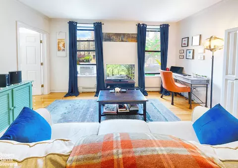 220 W 111th St #2D, New York, NY 10026