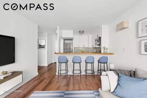 301 W 110th St #1C, New York, NY 10026