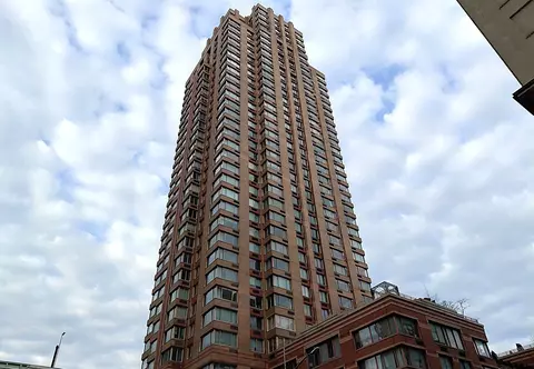 350 W 50th St #30E, New York, NY 10019