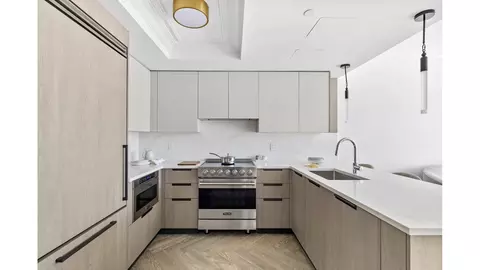 78-29 Austin St #301, Forest Hills, NY 11375