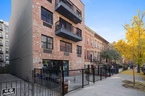 490 Van Buren St #3-A, Brooklyn, NY 11221
