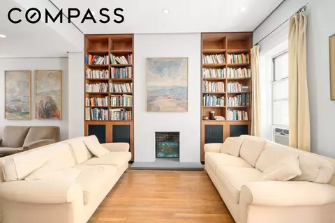 212 W 85th St #5W, New York, NY 10024