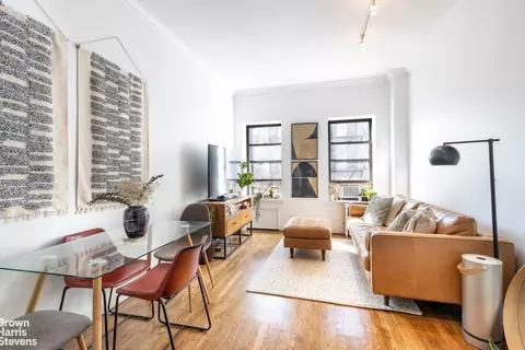 237 E 24th St #4E, New York, NY 10010
