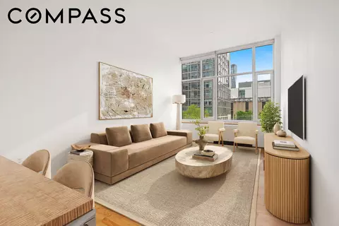 635 W 42nd St #2H, New York, NY 10036