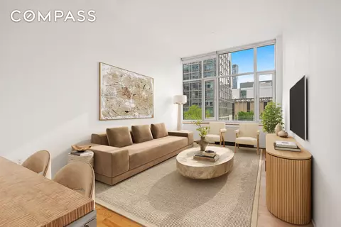 635 W 42nd St #2H, New York, NY 10036