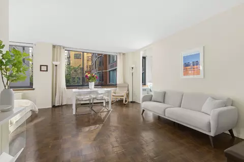 250 W 89th St #3N, New York, NY 10024