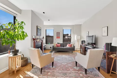 391 Clinton St #3A, Brooklyn, NY 11231