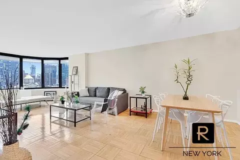 330 E 38th St #9-C, New York, NY 10016