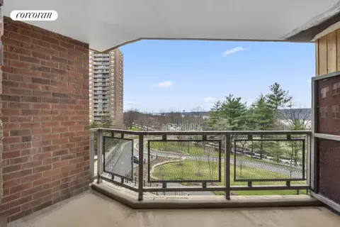 5900 Arlington Ave #5R, New York City, NY 10471