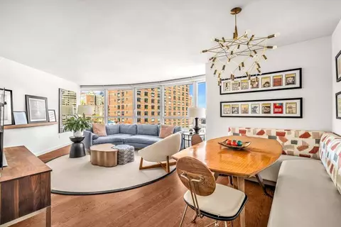 200 E 94th St #715, New York, NY 10128