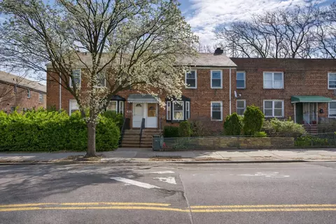 39-47 43rd St, New York City, NY 11104