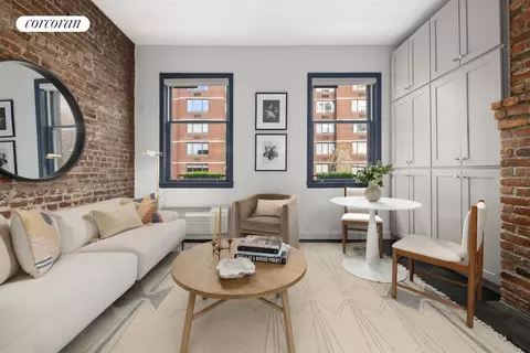 237 W 19th St #B, New York, NY 10011