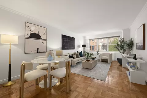 251 E 51st St #5B, New York, NY 10022