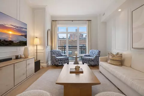 200 E 83rd St #8C, New York, NY 10028