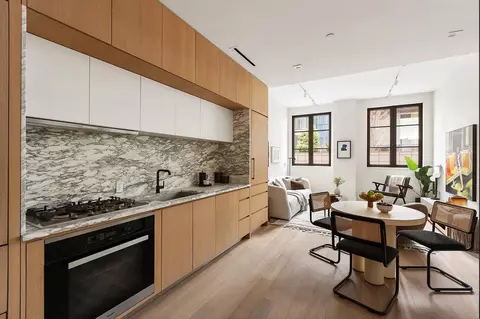517 W 29th St #3F, New York, NY 10001