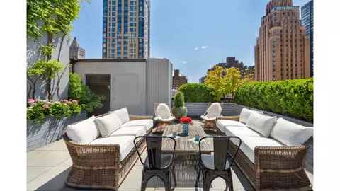345 E 50th St #PHB, New York, NY 10022